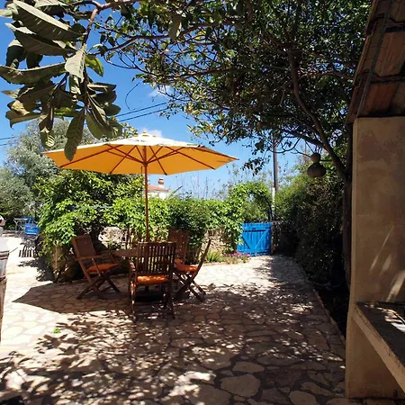 Villa Sofas Pirgos Psilonerou